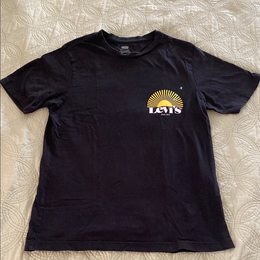Levi's Black Tee with Sunburst Design